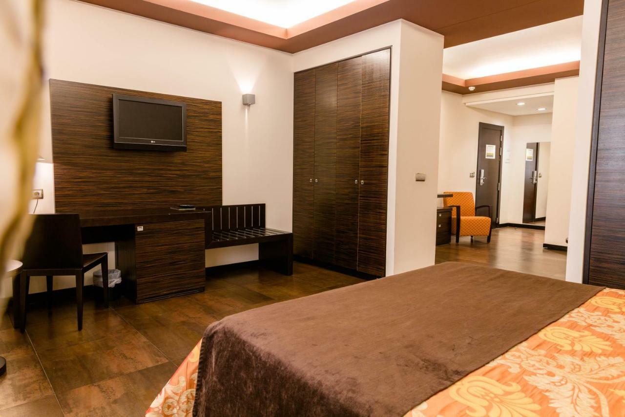 Hospedium Hotel Los Periquitos Fortuna Luaran gambar